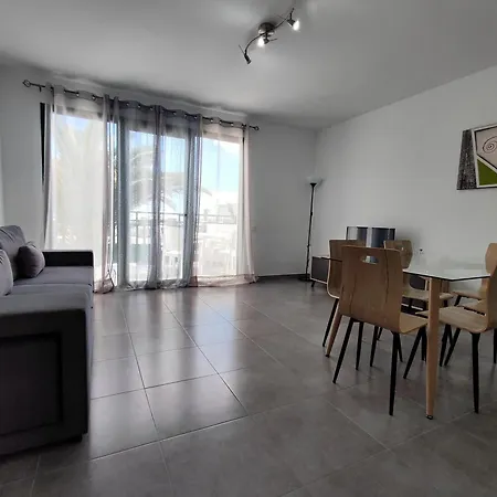 Realrent Apartment